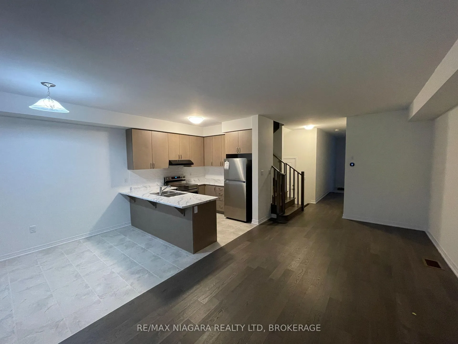 Photo 5 of Unit 20, 15 Peach Street, Thorold, Rolling Meadows — HOMEH