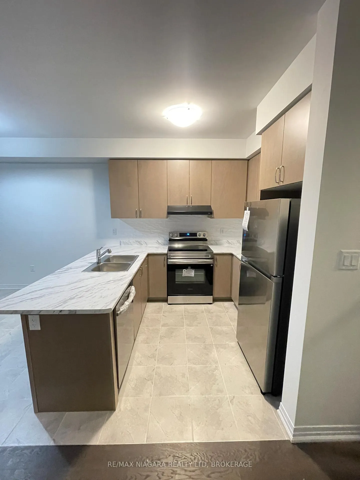 Photo 7 of Unit 20, 15 Peach Street, Thorold, Rolling Meadows — HOMEH