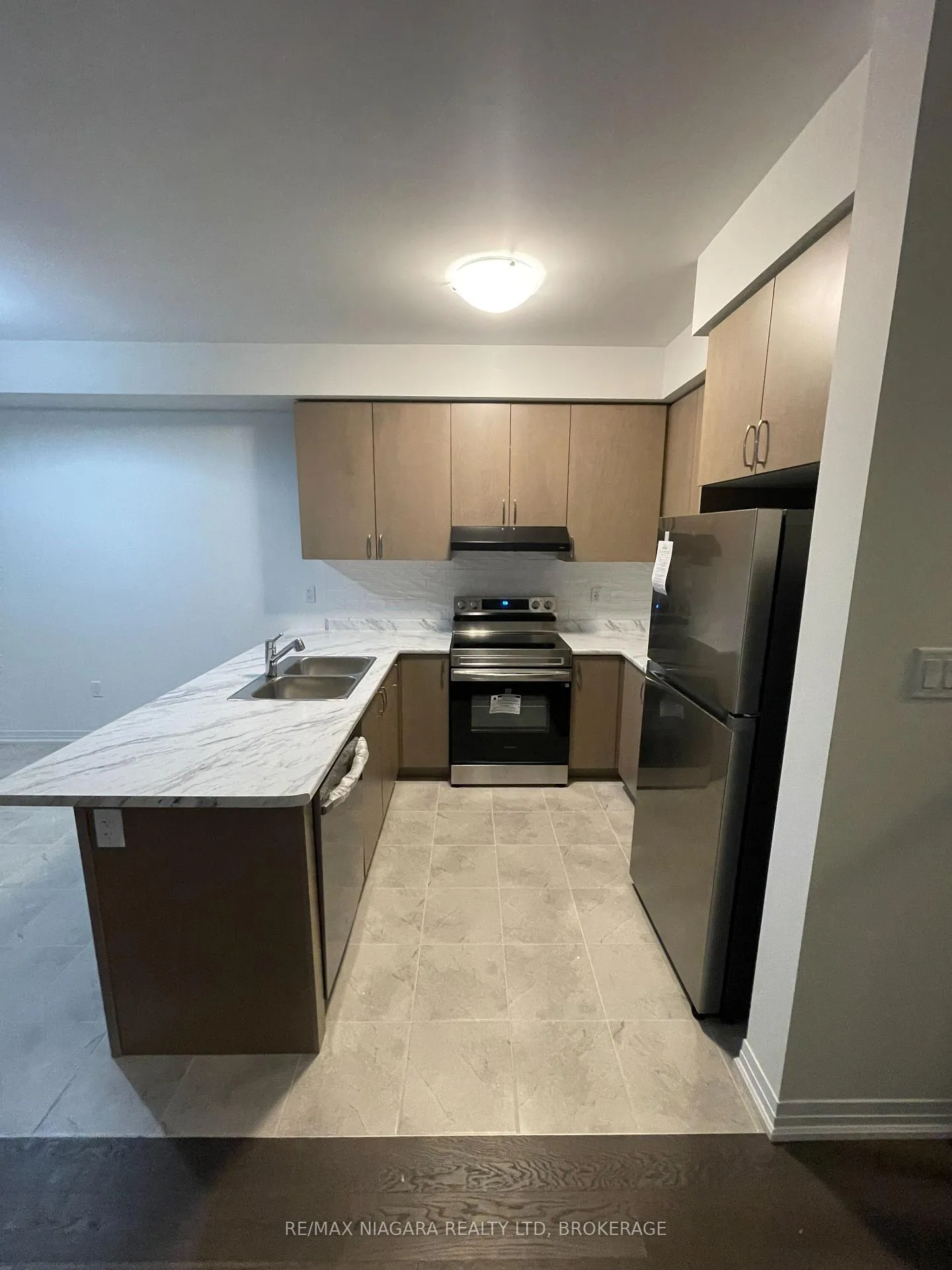 Photo 8 of Unit 20, 15 Peach Street, Thorold, Rolling Meadows — HOMEH