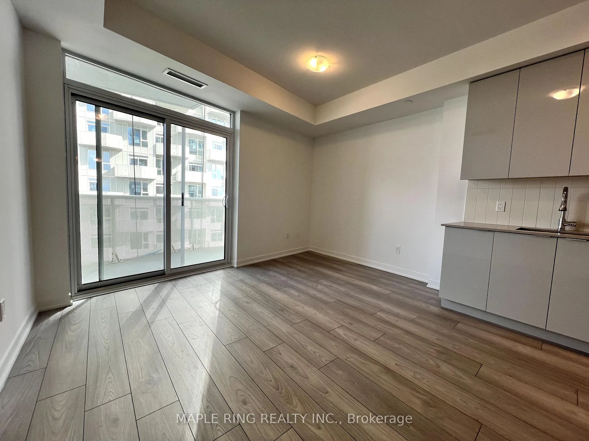 Photo 2 of Unit 915, 10 Abeja Street, Vaughan, Concord — HOMEH