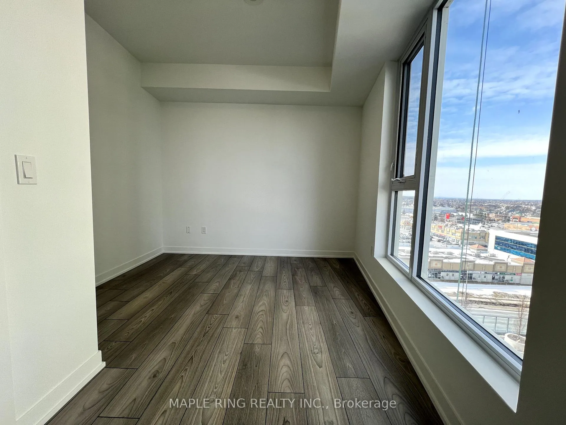 Photo 4 of Unit 915, 10 Abeja Street, Vaughan, Concord — HOMEH