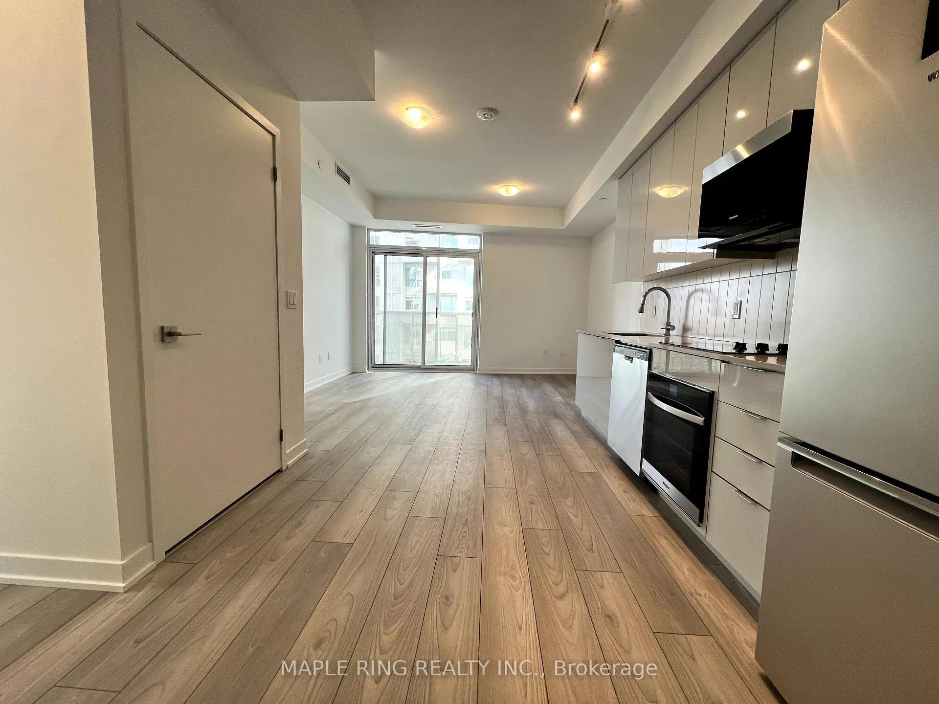 Photo 5 of Unit 915, 10 Abeja Street, Vaughan, Concord — HOMEH