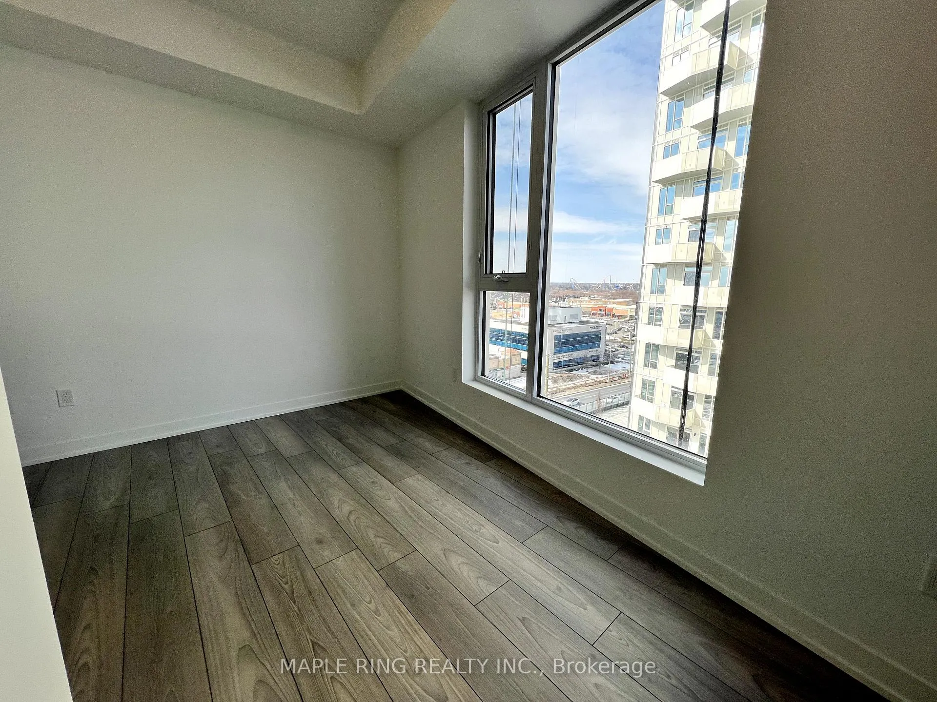 Photo 8 of Unit 915, 10 Abeja Street, Vaughan, Concord — HOMEH