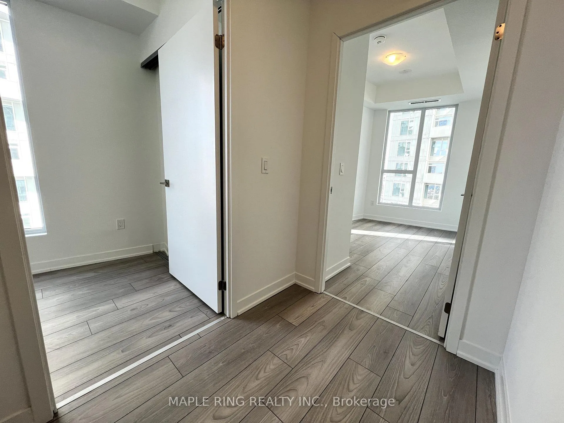 Photo 10 of Unit 915, 10 Abeja Street, Vaughan, Concord — HOMEH