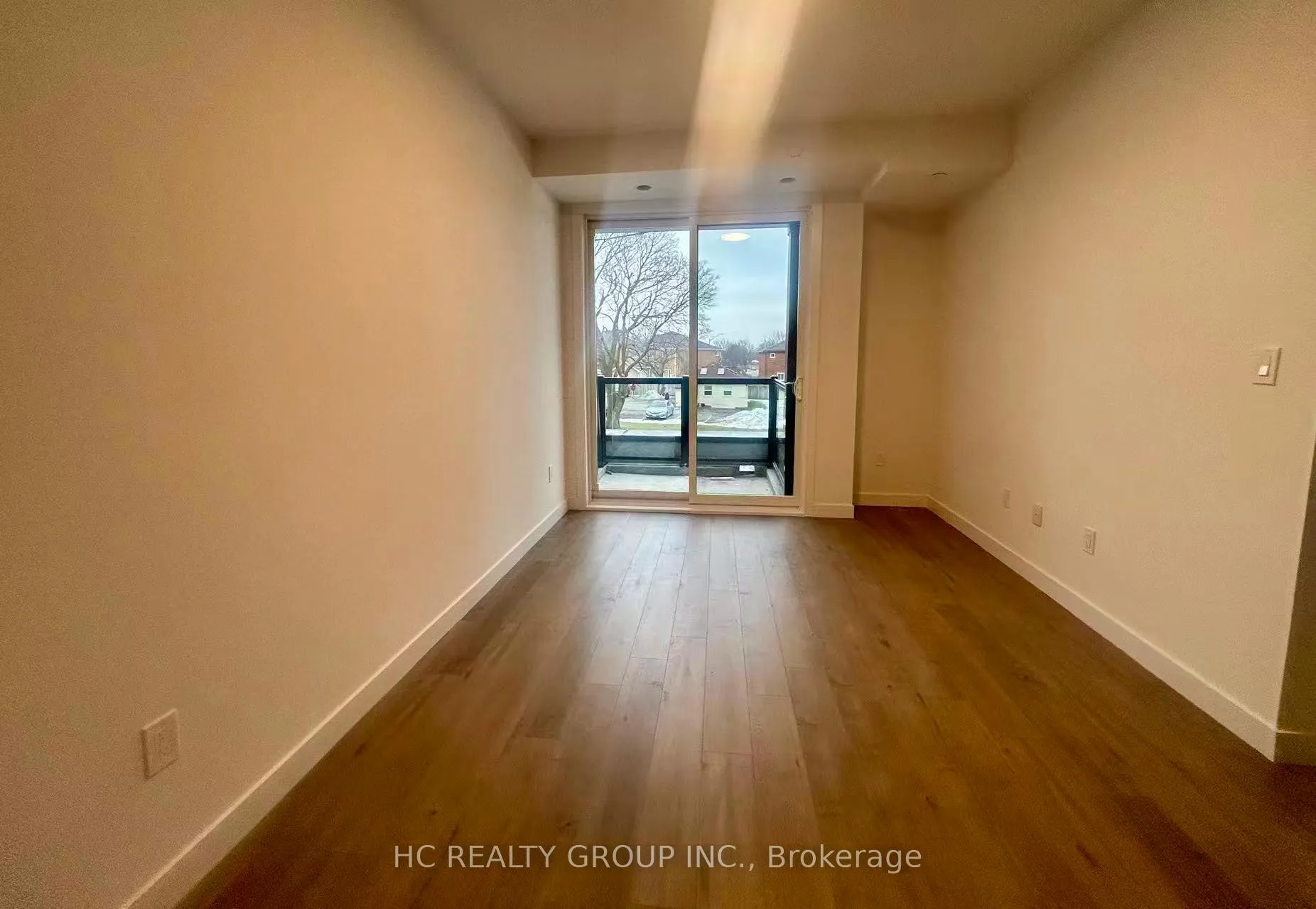 Photo 8 of Unit 517, 30 Markdale Lane, Markham, Middlefield — HOMEH