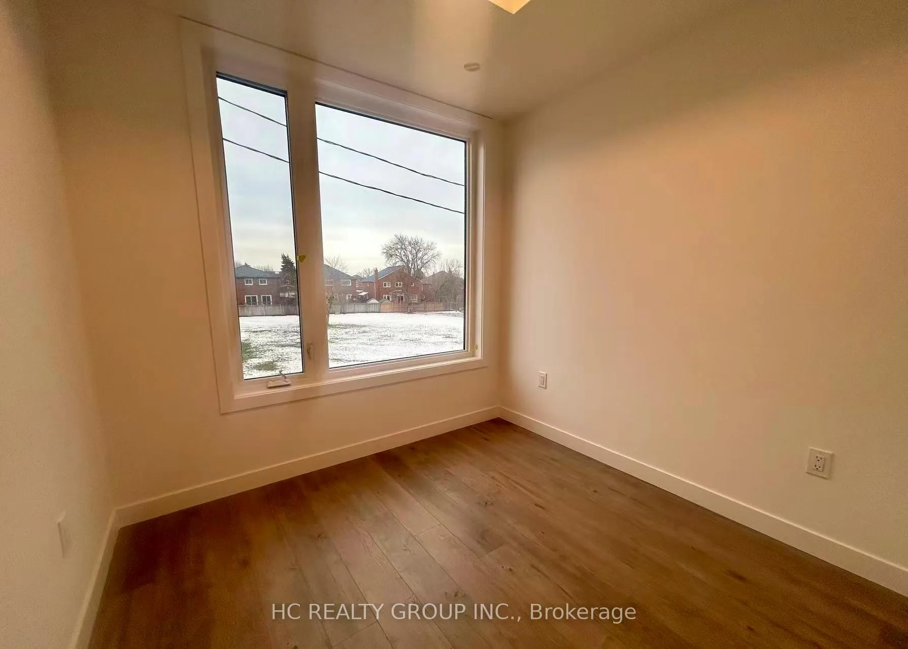Photo 9 of Unit 517, 30 Markdale Lane, Markham, Middlefield — HOMEH
