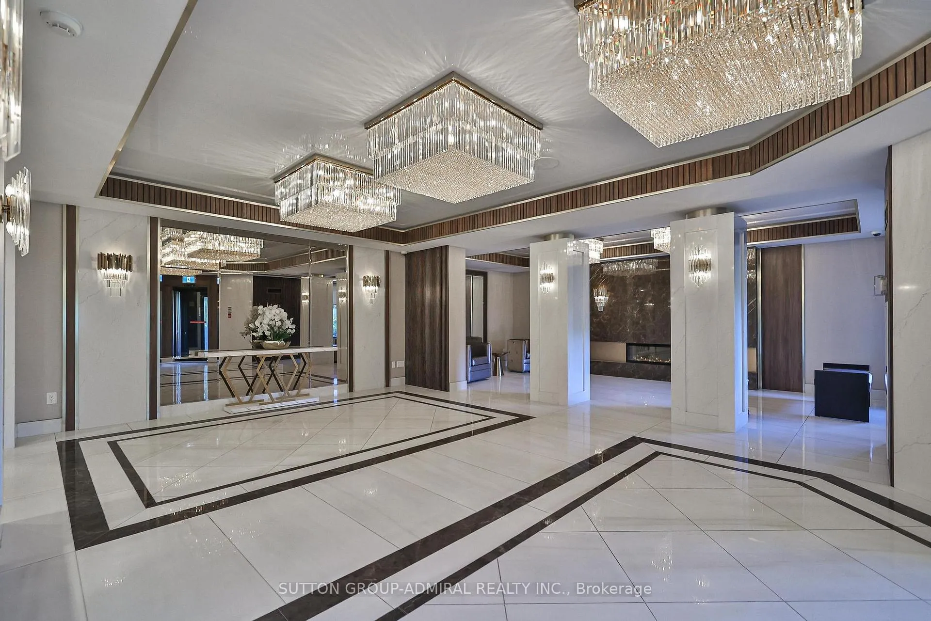 Photo 3 of Unit 308, 7420 Bathurst Street, Vaughan, Brownridge — HOMEH