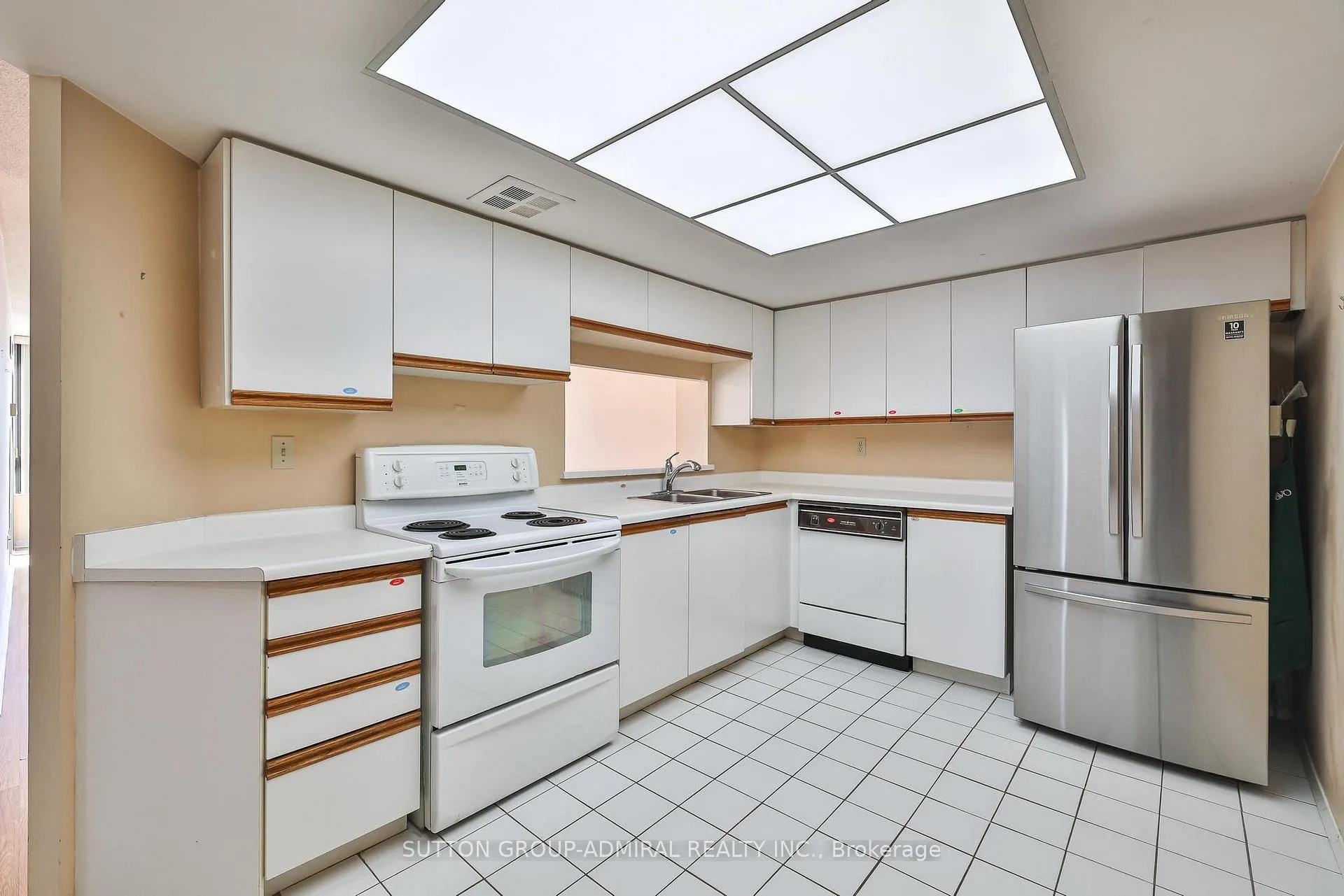 Photo 8 of Unit 308, 7420 Bathurst Street, Vaughan, Brownridge — HOMEH