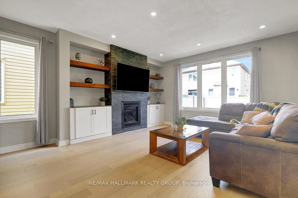 Photo 10 of 78 Russet Terrace, Ottawa, Barrhaven - Half Moon Bay — HOMEH