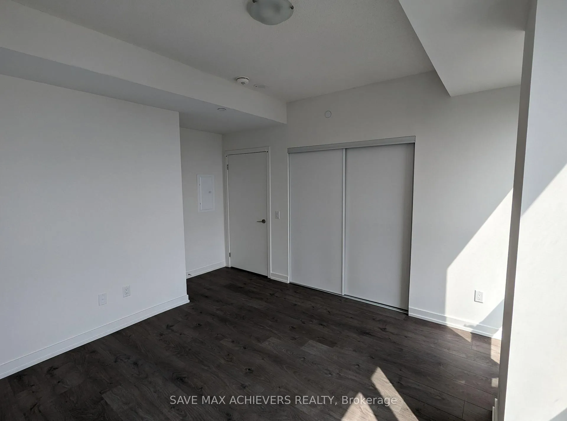 Photo 6 of Unit 1207, 55 Duke Street W, Kitchener — HOMEH