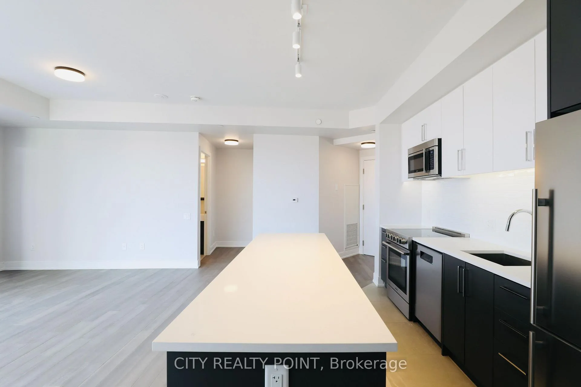 Photo 4 of Unit 306, 2525 Bathurst Street, Toronto, Forest Hill North — HOMEH