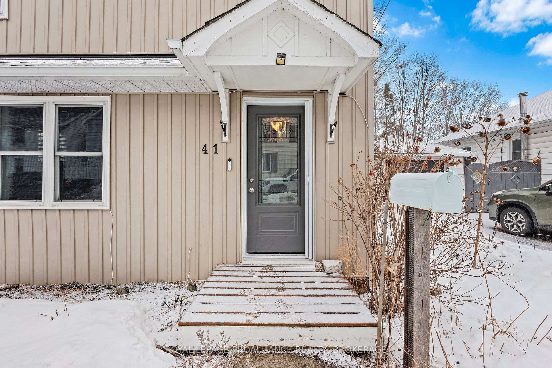 Photo 6 of 41 Hickory Street, Gananoque — HOMEH