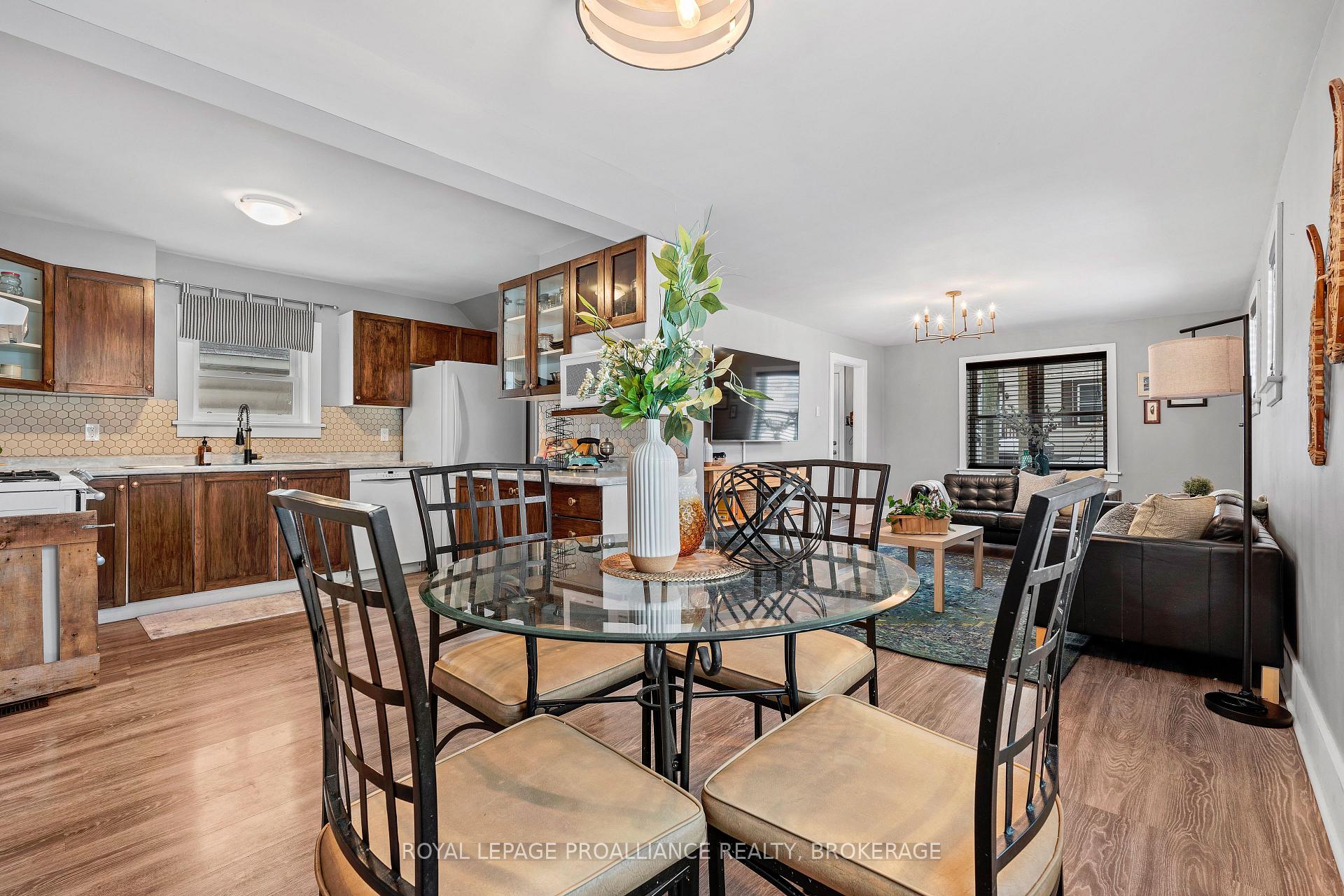 Photo 16 of 41 Hickory Street, Gananoque — HOMEH