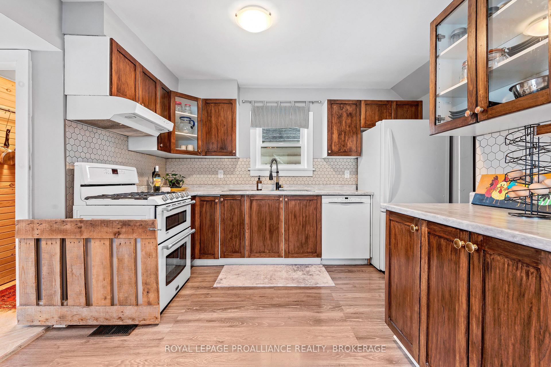 Photo 18 of 41 Hickory Street, Gananoque — HOMEH