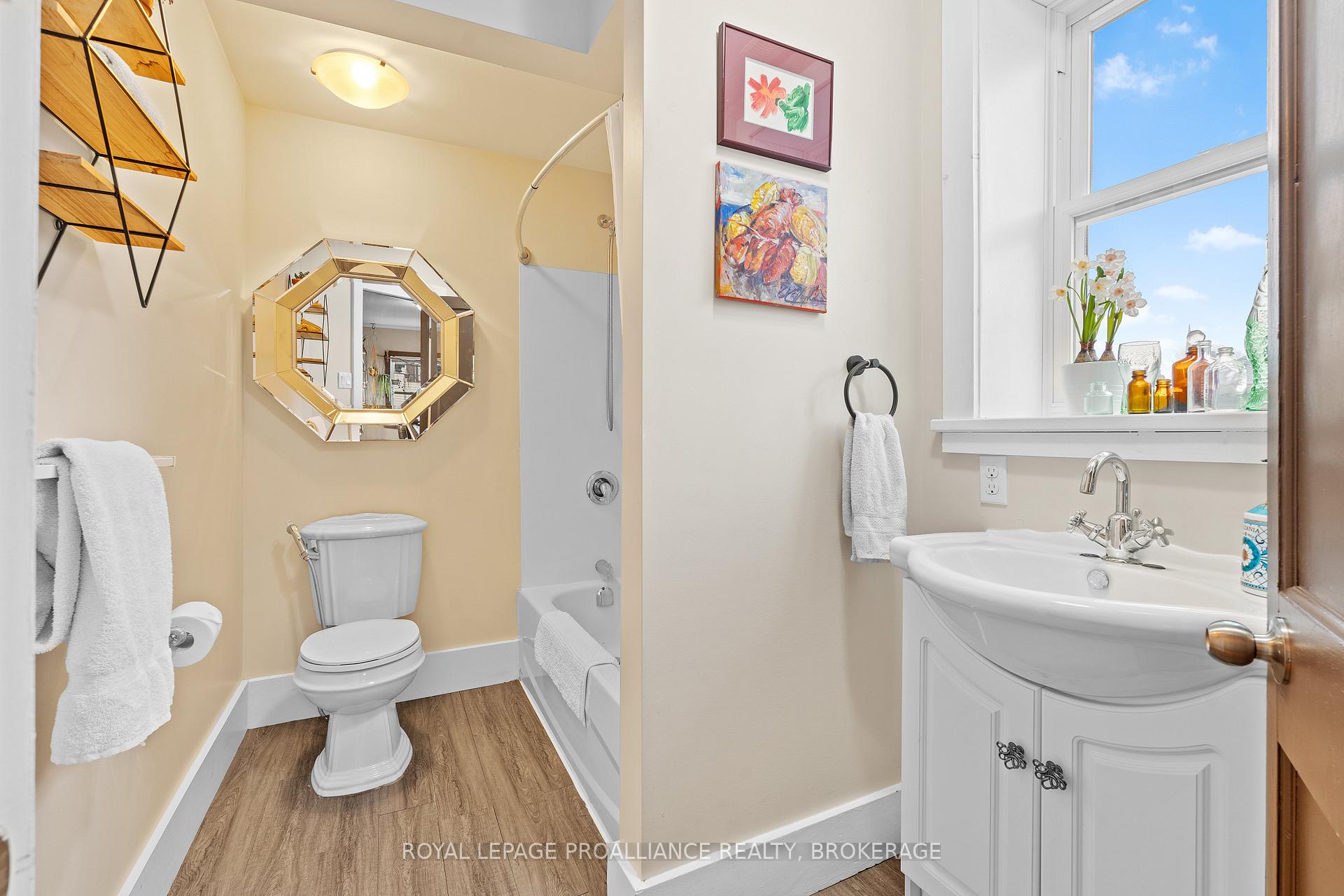 Photo 32 of 41 Hickory Street, Gananoque — HOMEH