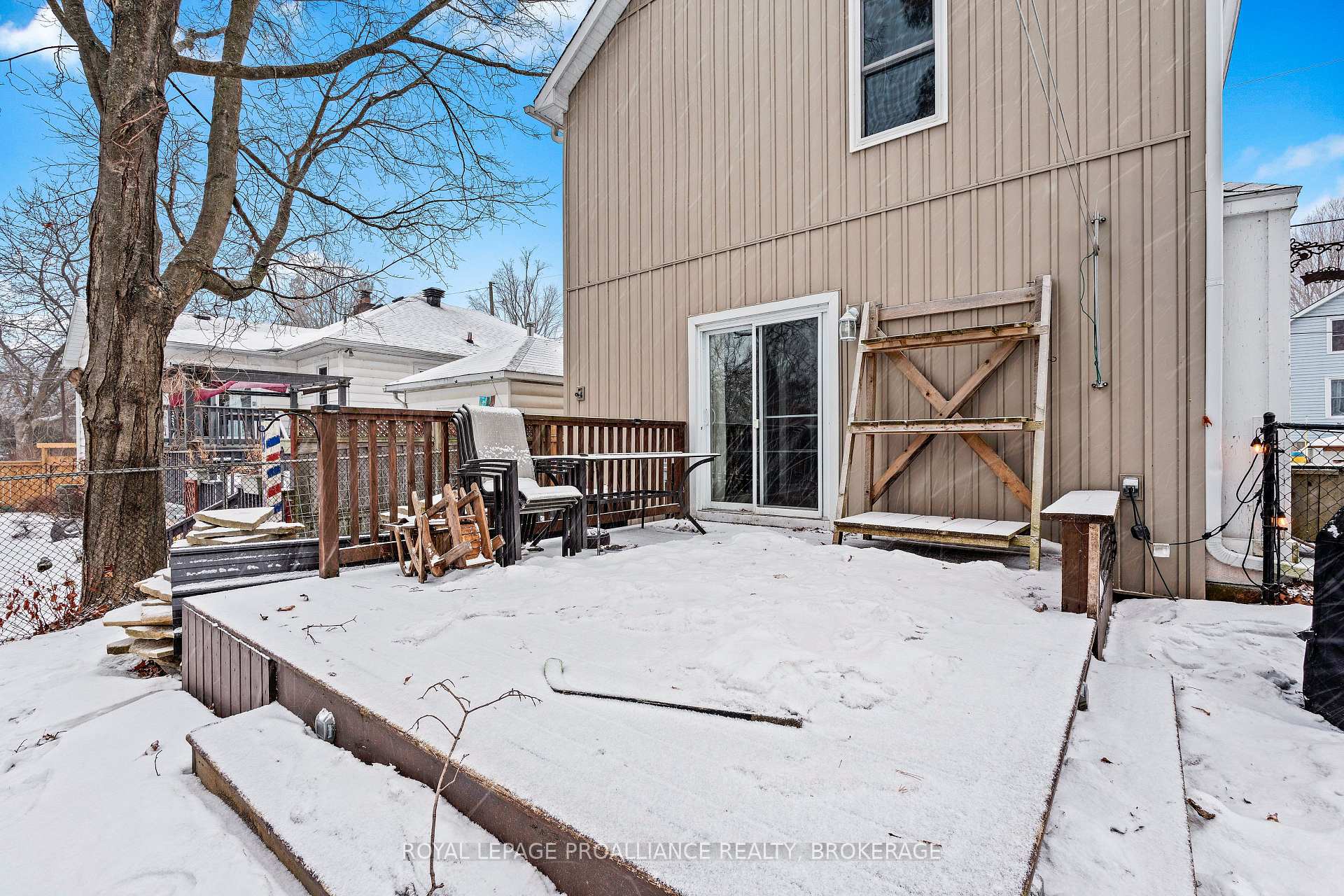 Photo 35 of 41 Hickory Street, Gananoque — HOMEH
