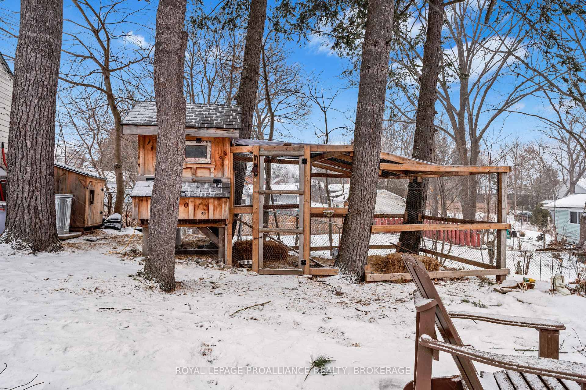 Photo 42 of 41 Hickory Street, Gananoque — HOMEH
