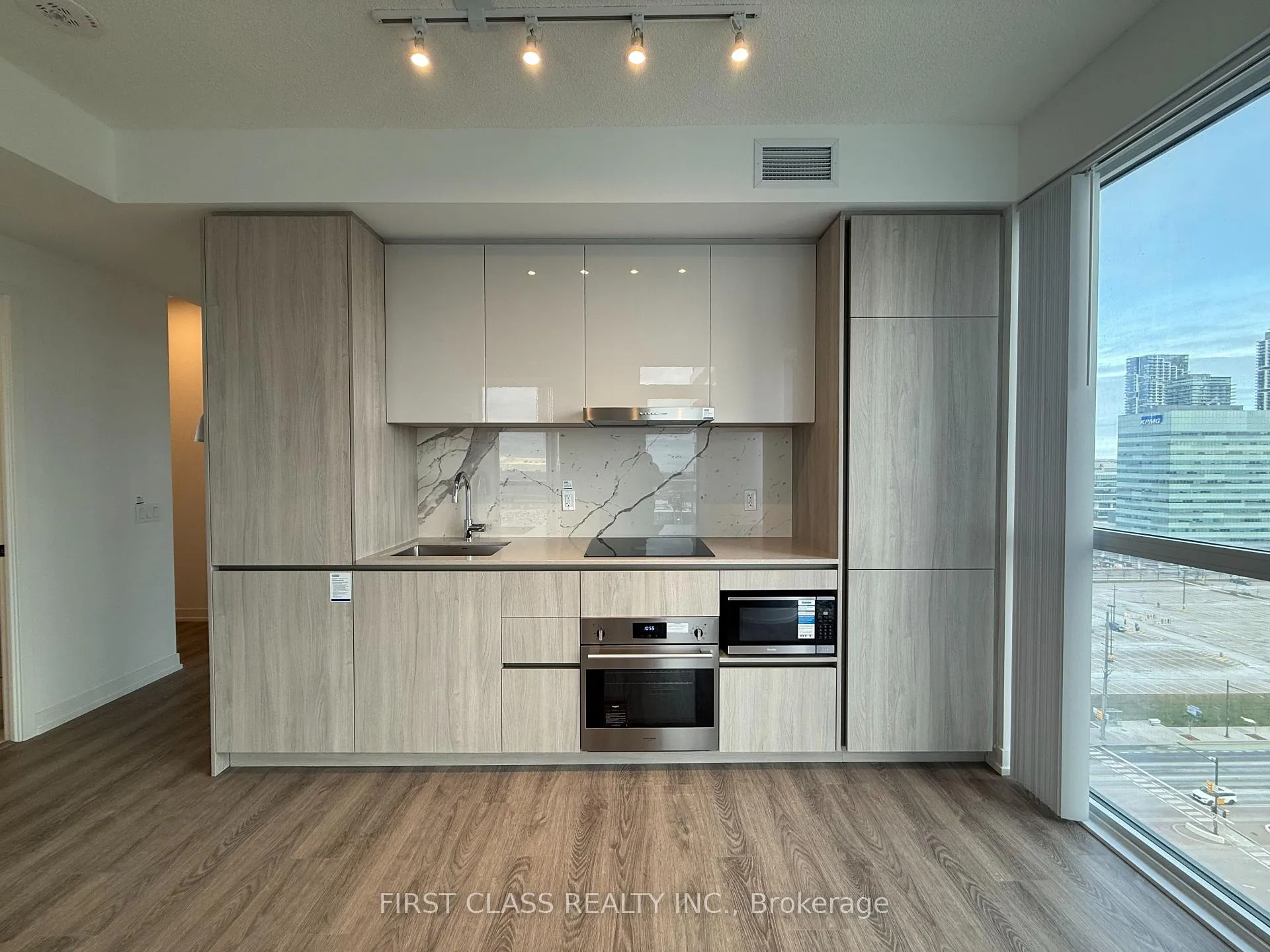 Photo 1 of Unit 1809, 8 Interchange Way, Vaughan, Vaughan Corporate Centre — HOMEH
