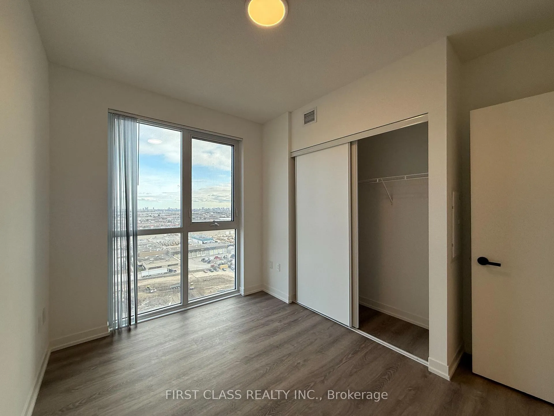 Photo 6 of Unit 1809, 8 Interchange Way, Vaughan, Vaughan Corporate Centre — HOMEH