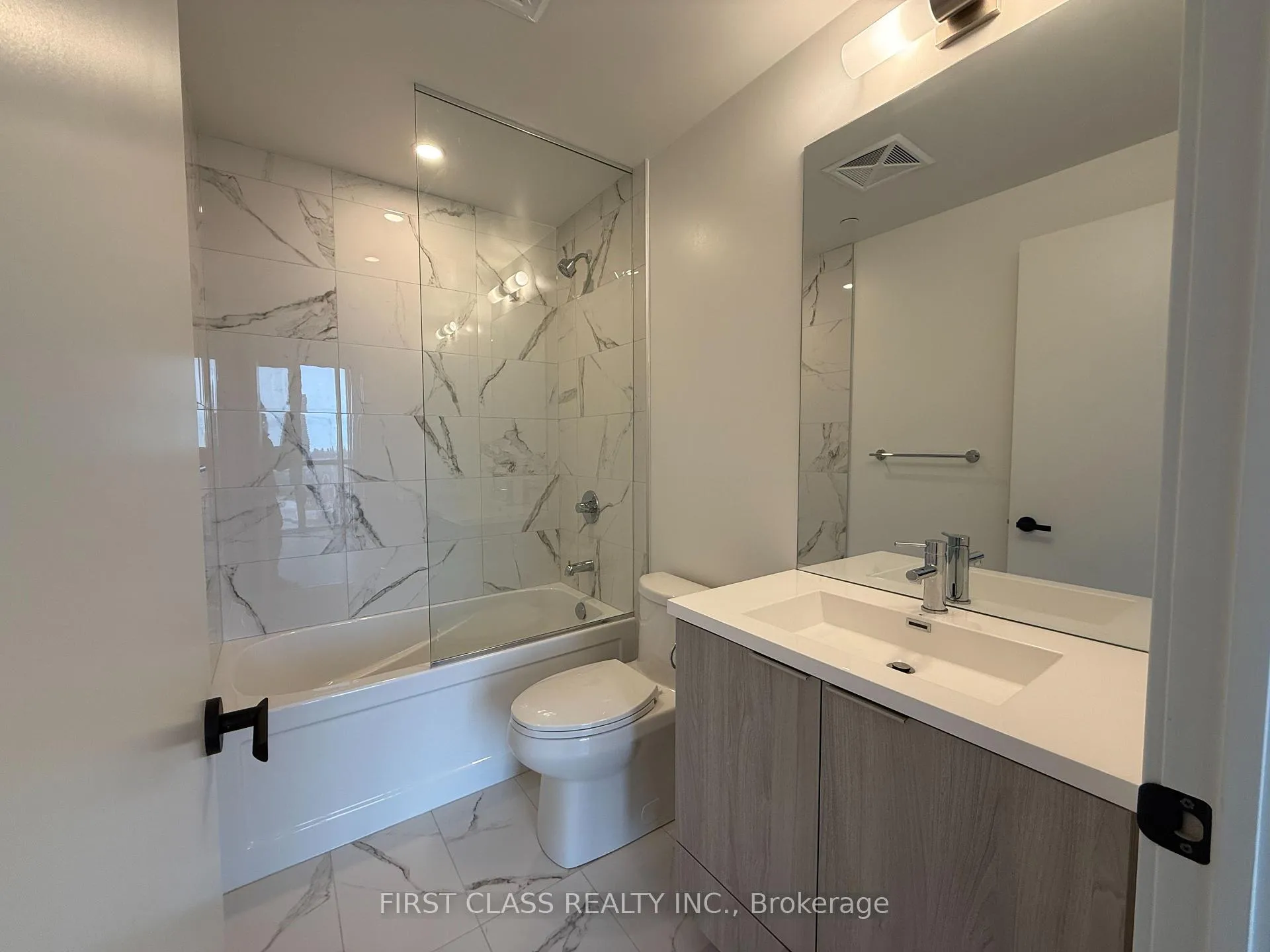 Photo 8 of Unit 1809, 8 Interchange Way, Vaughan, Vaughan Corporate Centre — HOMEH