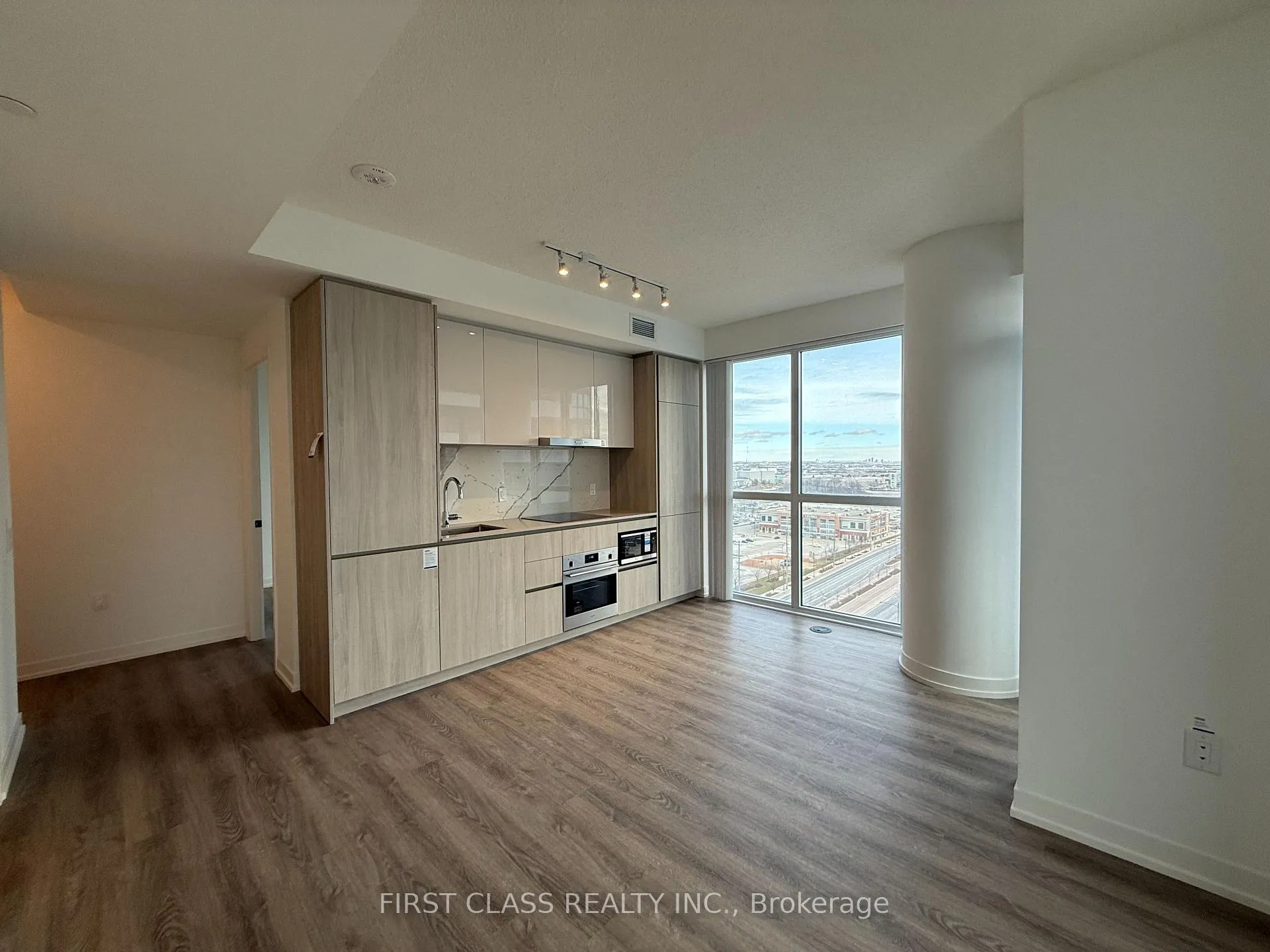 Photo 11 of Unit 1809, 8 Interchange Way, Vaughan, Vaughan Corporate Centre — HOMEH