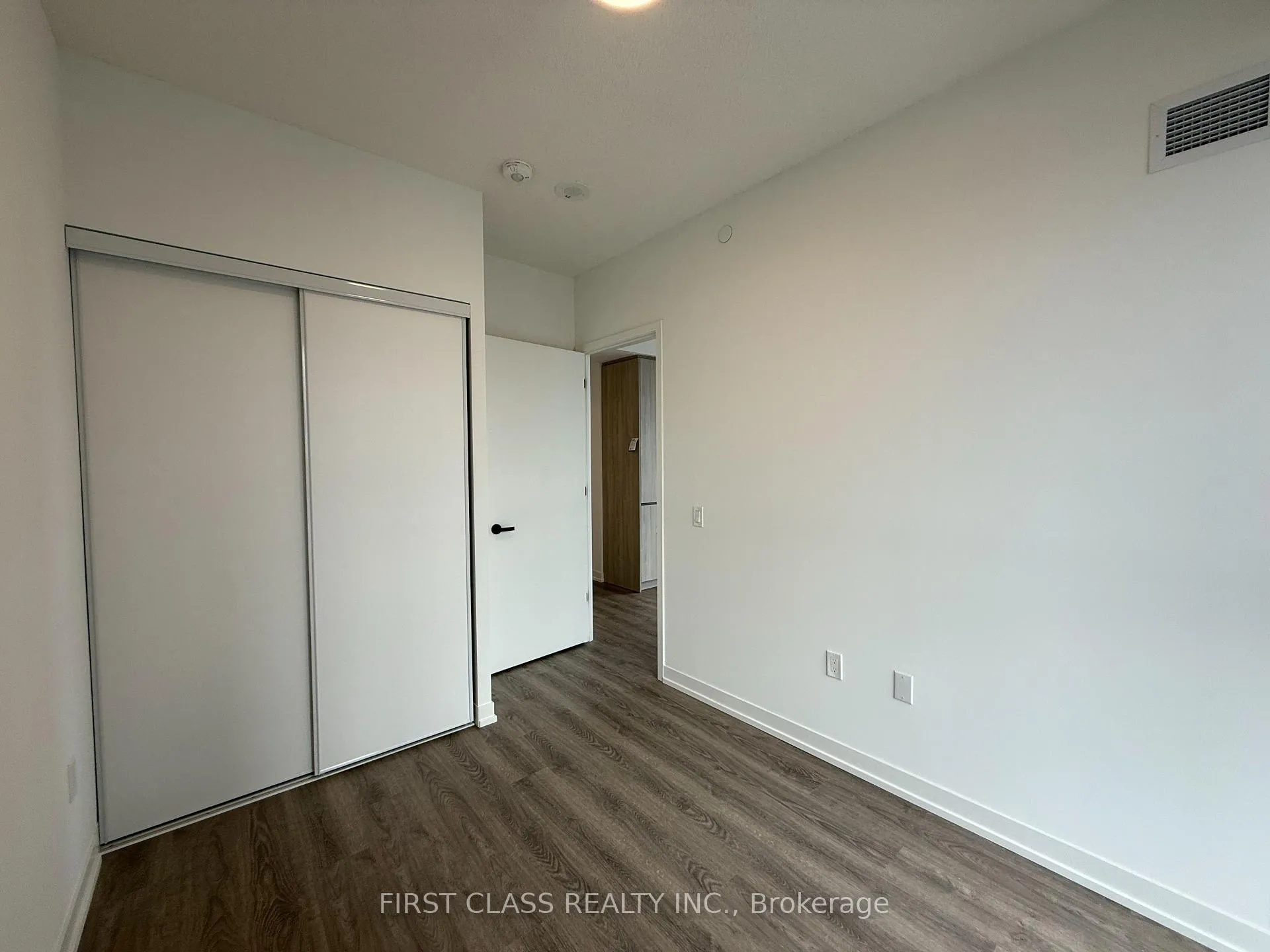 Photo 14 of Unit 1809, 8 Interchange Way, Vaughan, Vaughan Corporate Centre — HOMEH