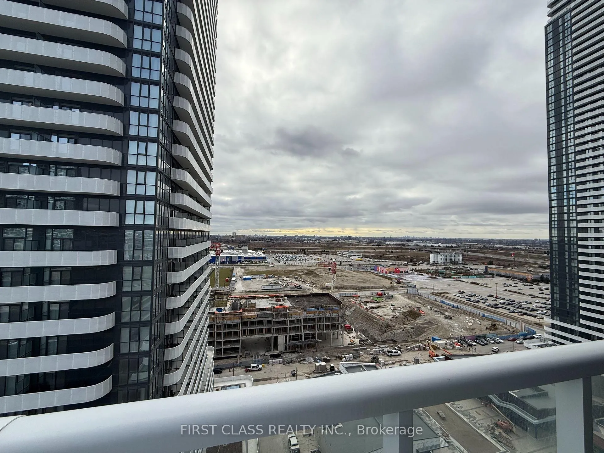 Photo 17 of Unit 1809, 8 Interchange Way, Vaughan, Vaughan Corporate Centre — HOMEH