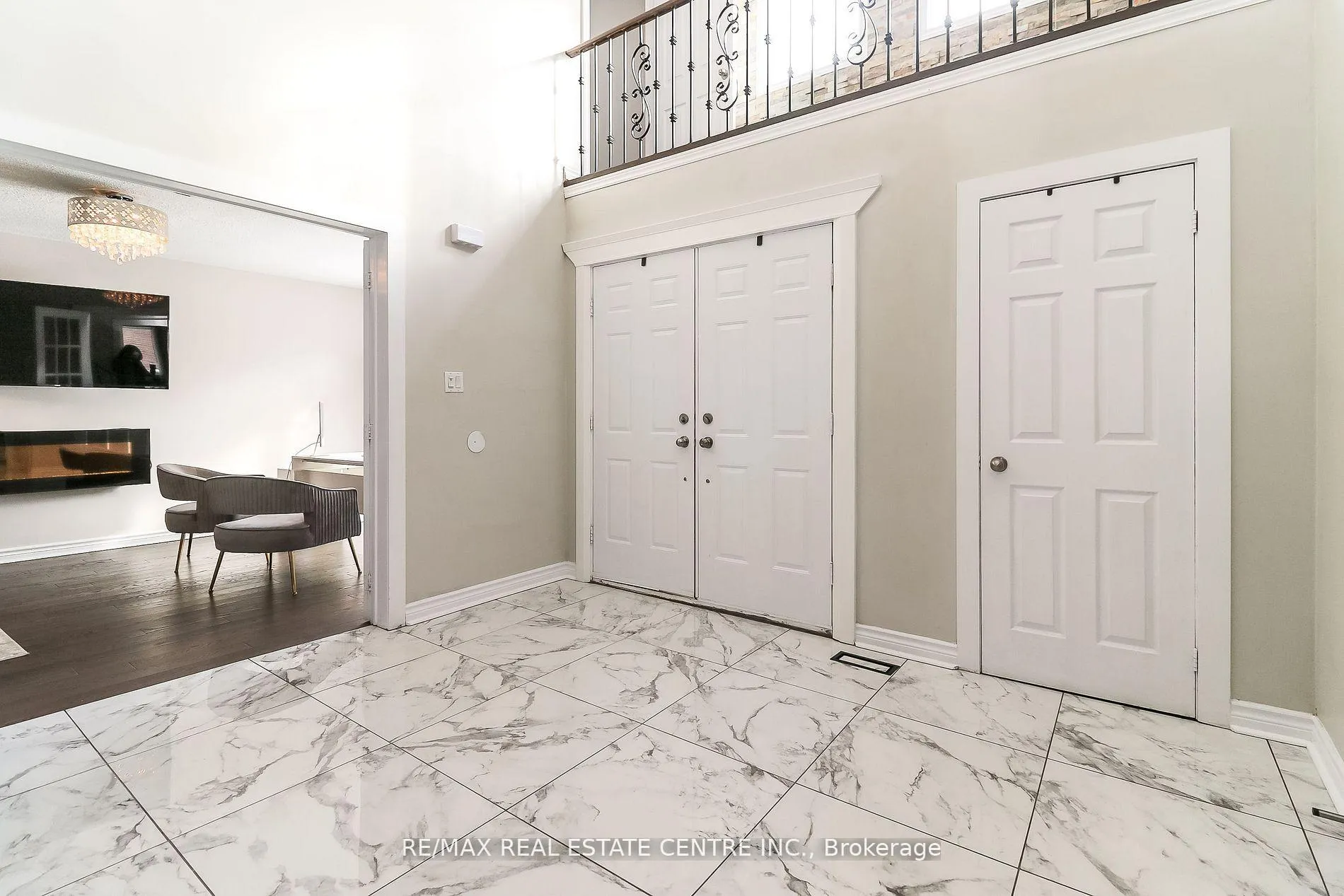 Photo 2 of 22 Meadowlark Road, Barrie, Cundles East — HOMEH