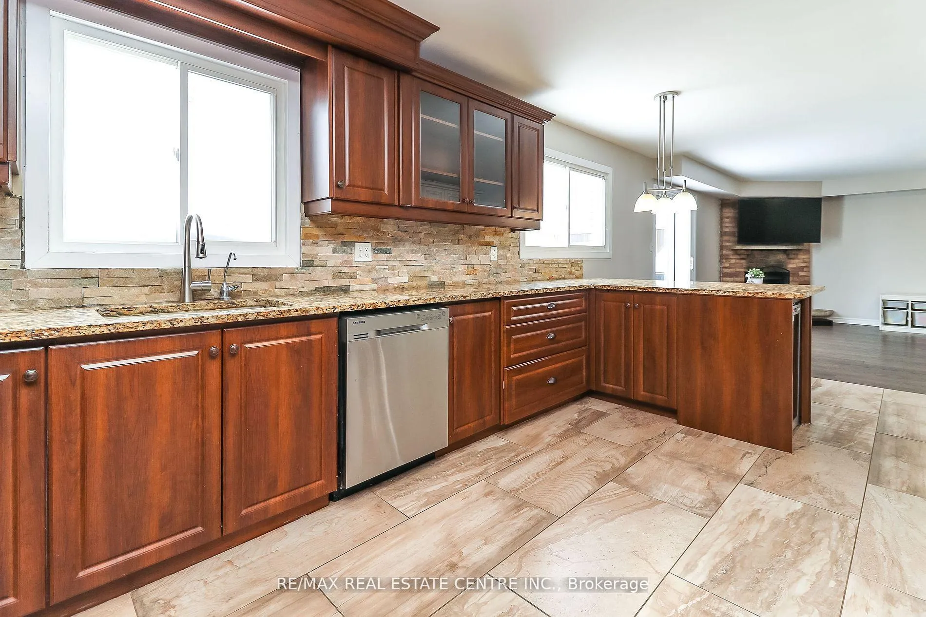 Photo 6 of 22 Meadowlark Road, Barrie, Cundles East — HOMEH