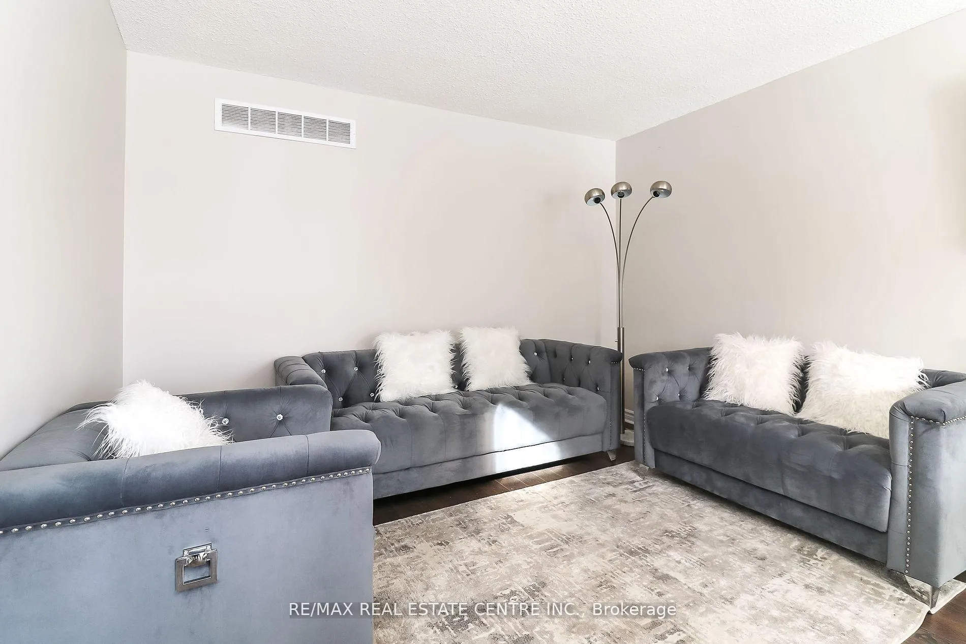 Photo 8 of 22 Meadowlark Road, Barrie, Cundles East — HOMEH