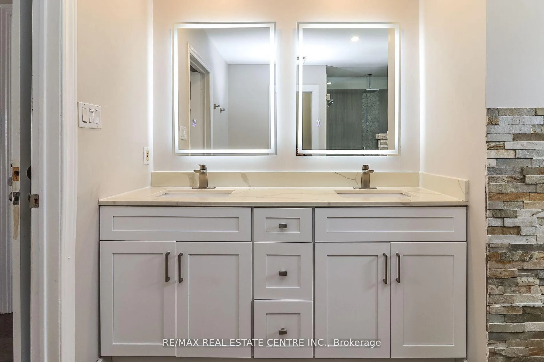 Photo 16 of 22 Meadowlark Road, Barrie, Cundles East — HOMEH