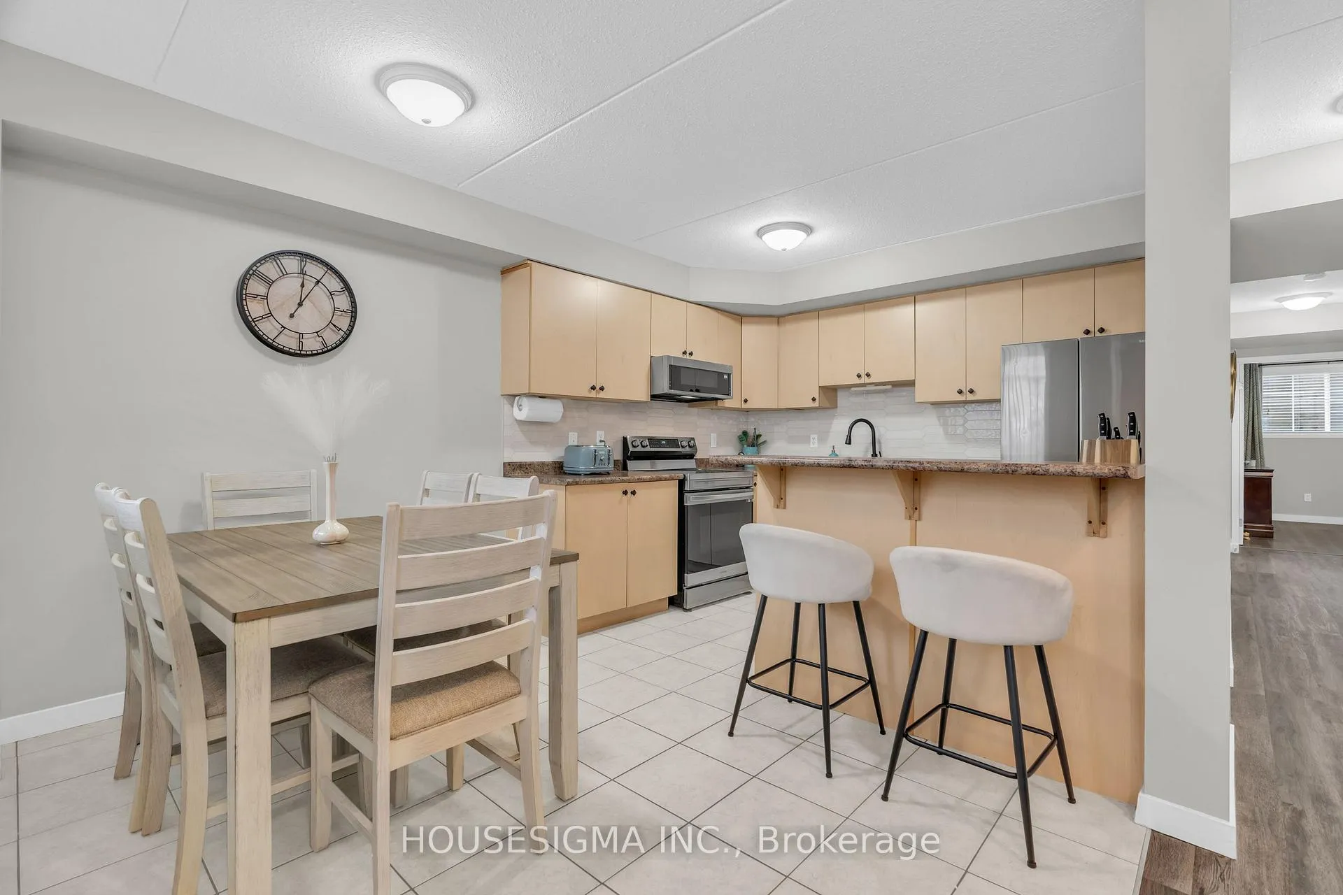 Photo 3 of Unit C17, 12 Holborn Drive, Kitchener — HOMEH
