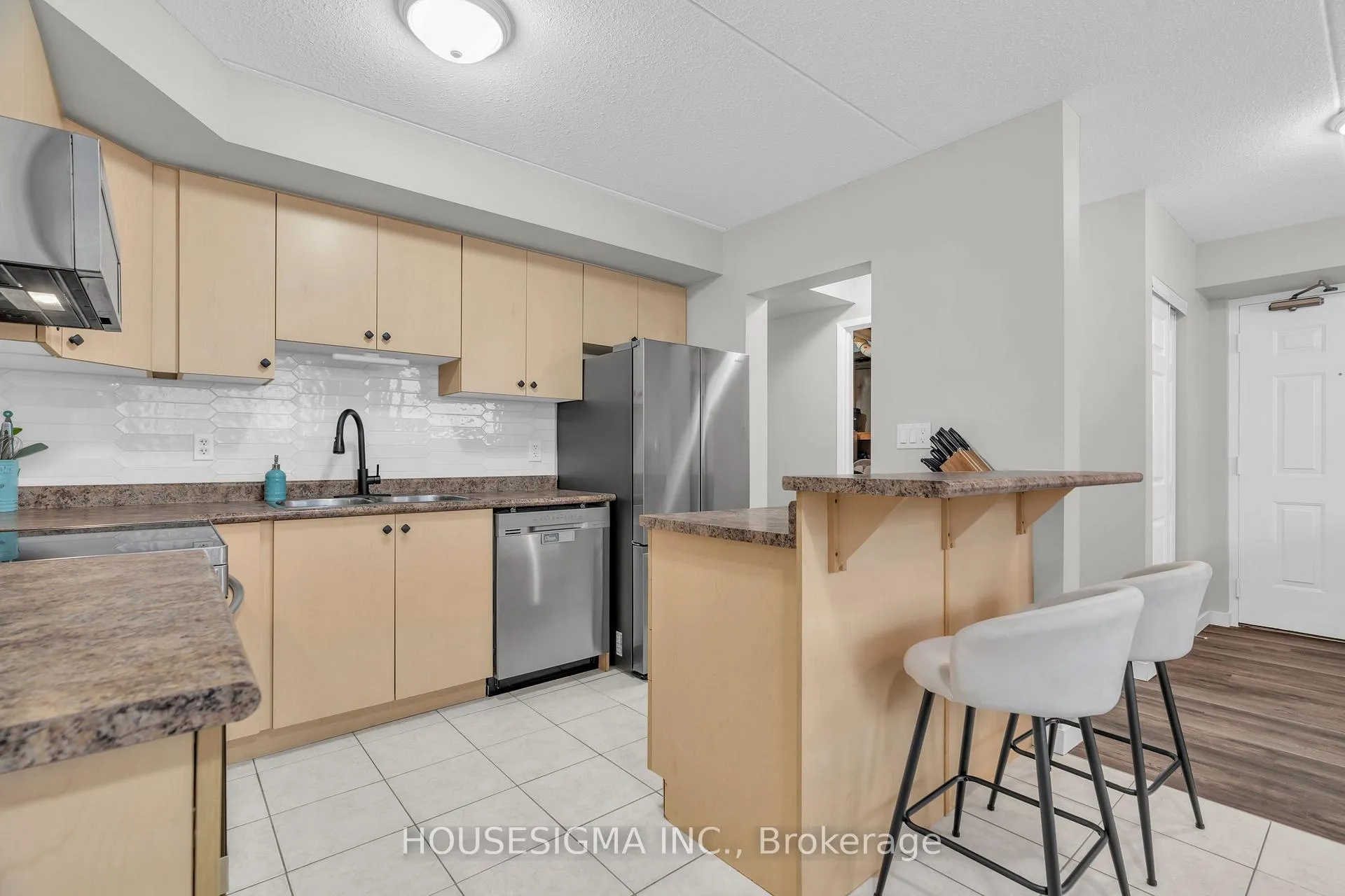 Photo 4 of Unit C17, 12 Holborn Drive, Kitchener — HOMEH