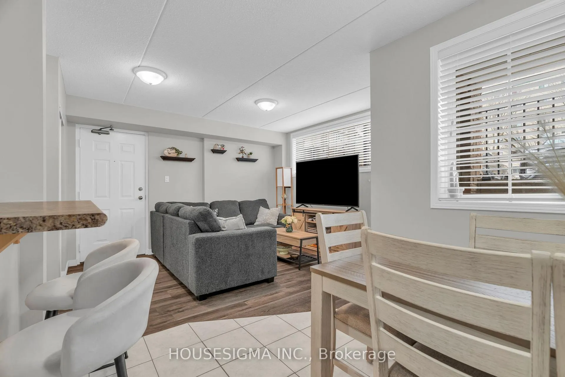 Photo 6 of Unit C17, 12 Holborn Drive, Kitchener — HOMEH