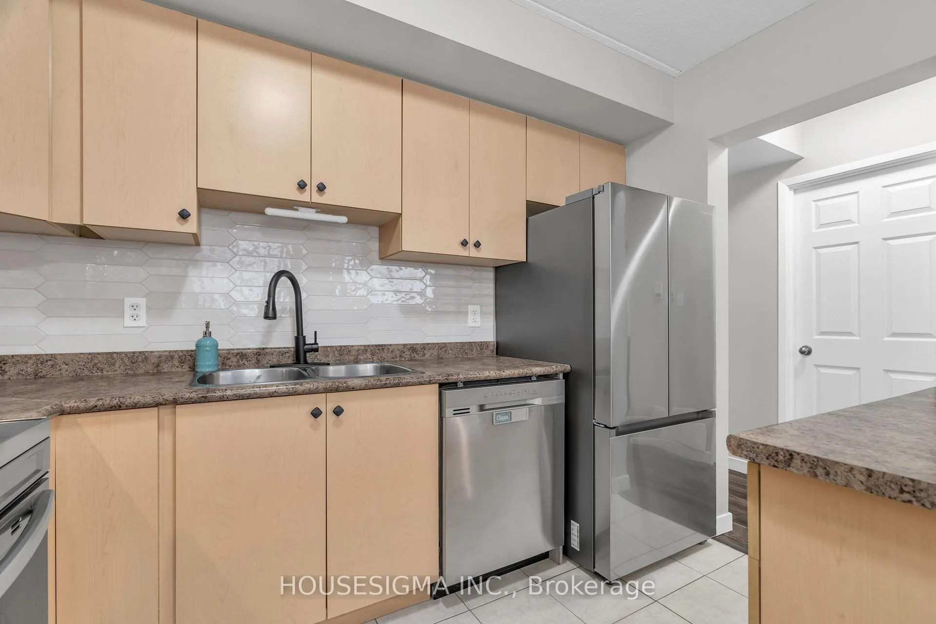 Photo 8 of Unit C17, 12 Holborn Drive, Kitchener — HOMEH
