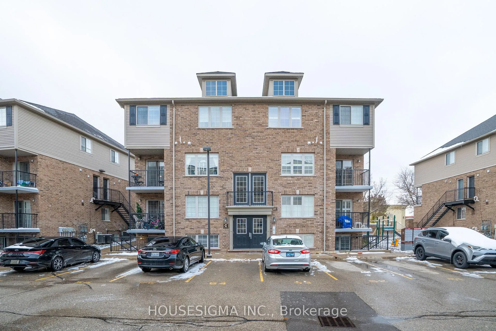 Photo 17 of Unit C17, 12 Holborn Drive, Kitchener — HOMEH
