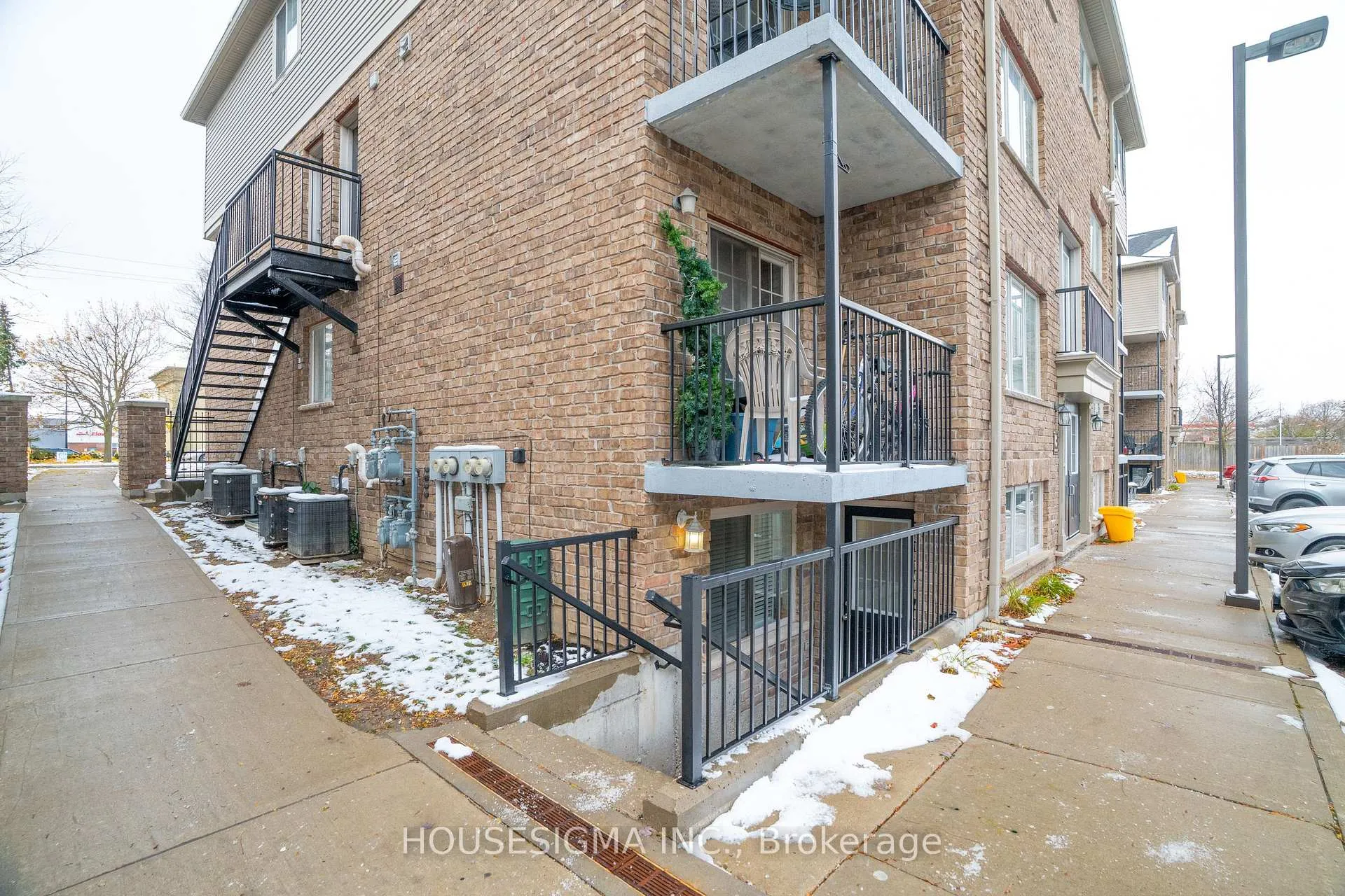 Photo 21 of Unit C17, 12 Holborn Drive, Kitchener — HOMEH