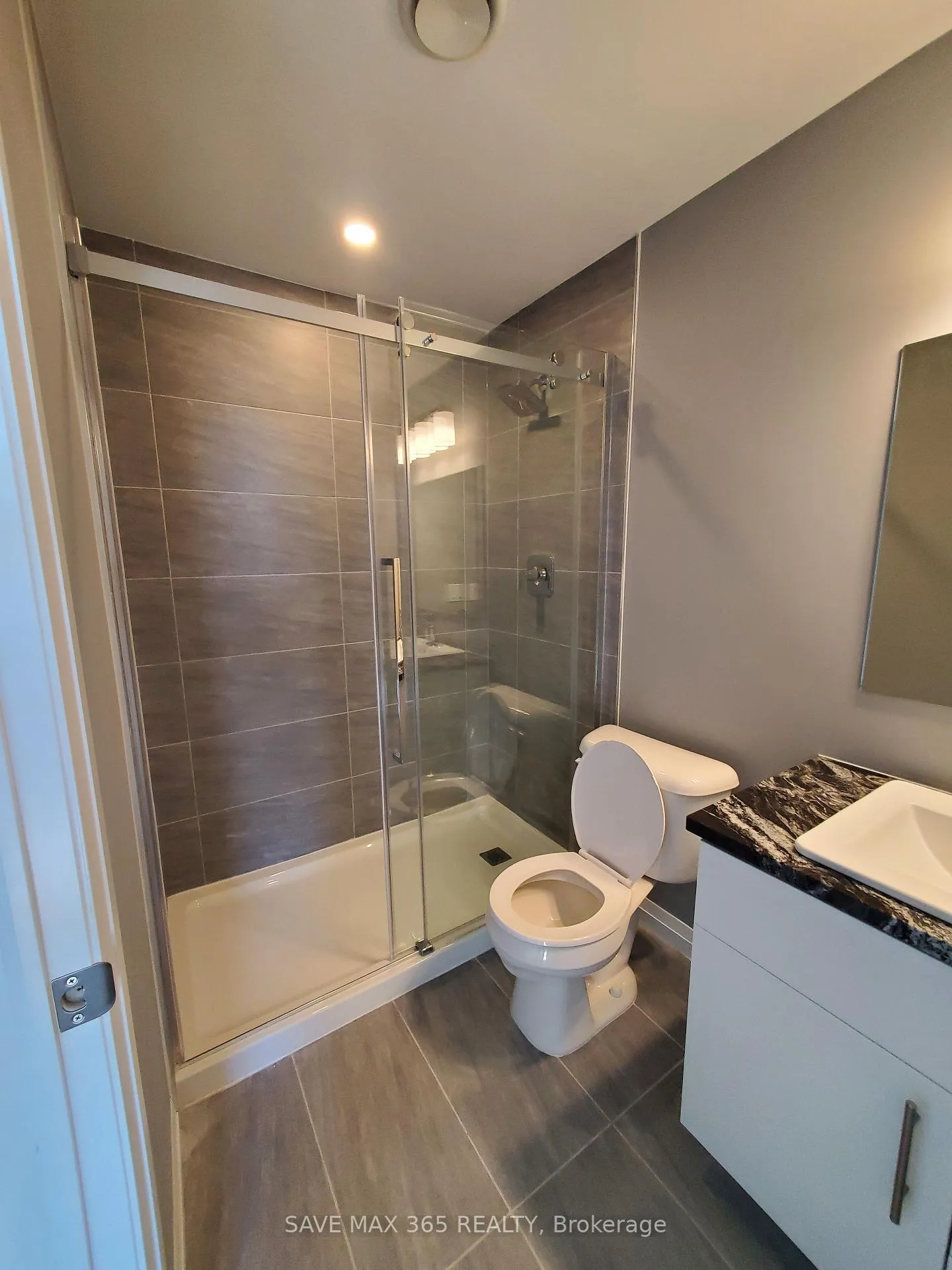 Photo 6 of Unit 1808, 108 Garment Street, Kitchener — HOMEH