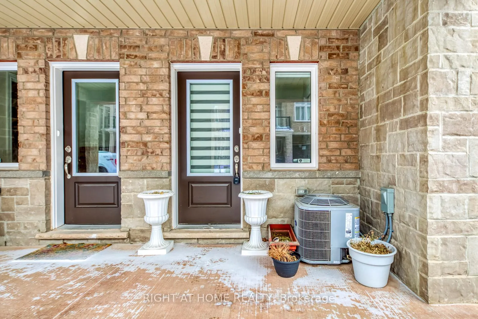 Photo 3 of Unit 27, 40 Zinfandel Drive, Hamilton, Winona — HOMEH