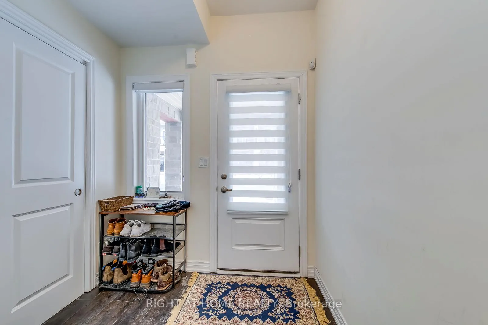 Photo 4 of Unit 27, 40 Zinfandel Drive, Hamilton, Winona — HOMEH
