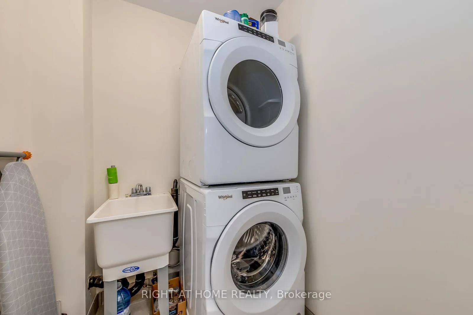 Photo 6 of Unit 27, 40 Zinfandel Drive, Hamilton, Winona — HOMEH