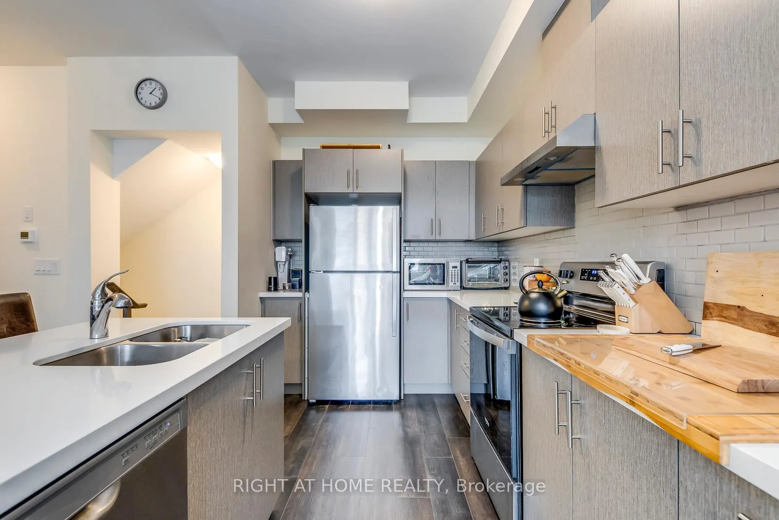 Photo 10 of Unit 27, 40 Zinfandel Drive, Hamilton, Winona — HOMEH