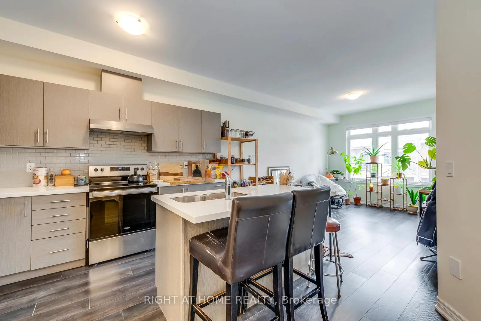 Photo 11 of Unit 27, 40 Zinfandel Drive, Hamilton, Winona — HOMEH