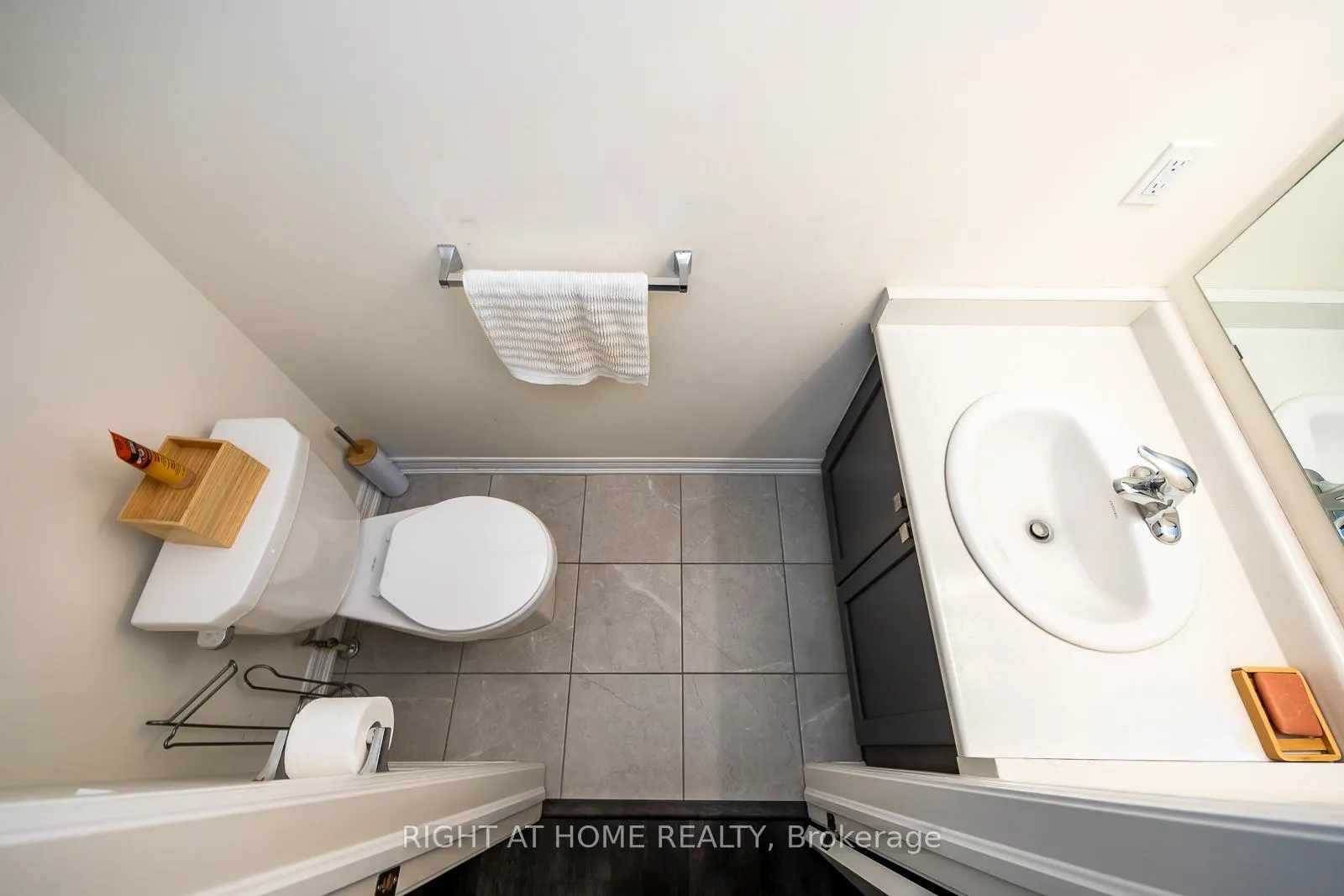 Photo 20 of Unit 27, 40 Zinfandel Drive, Hamilton, Winona — HOMEH