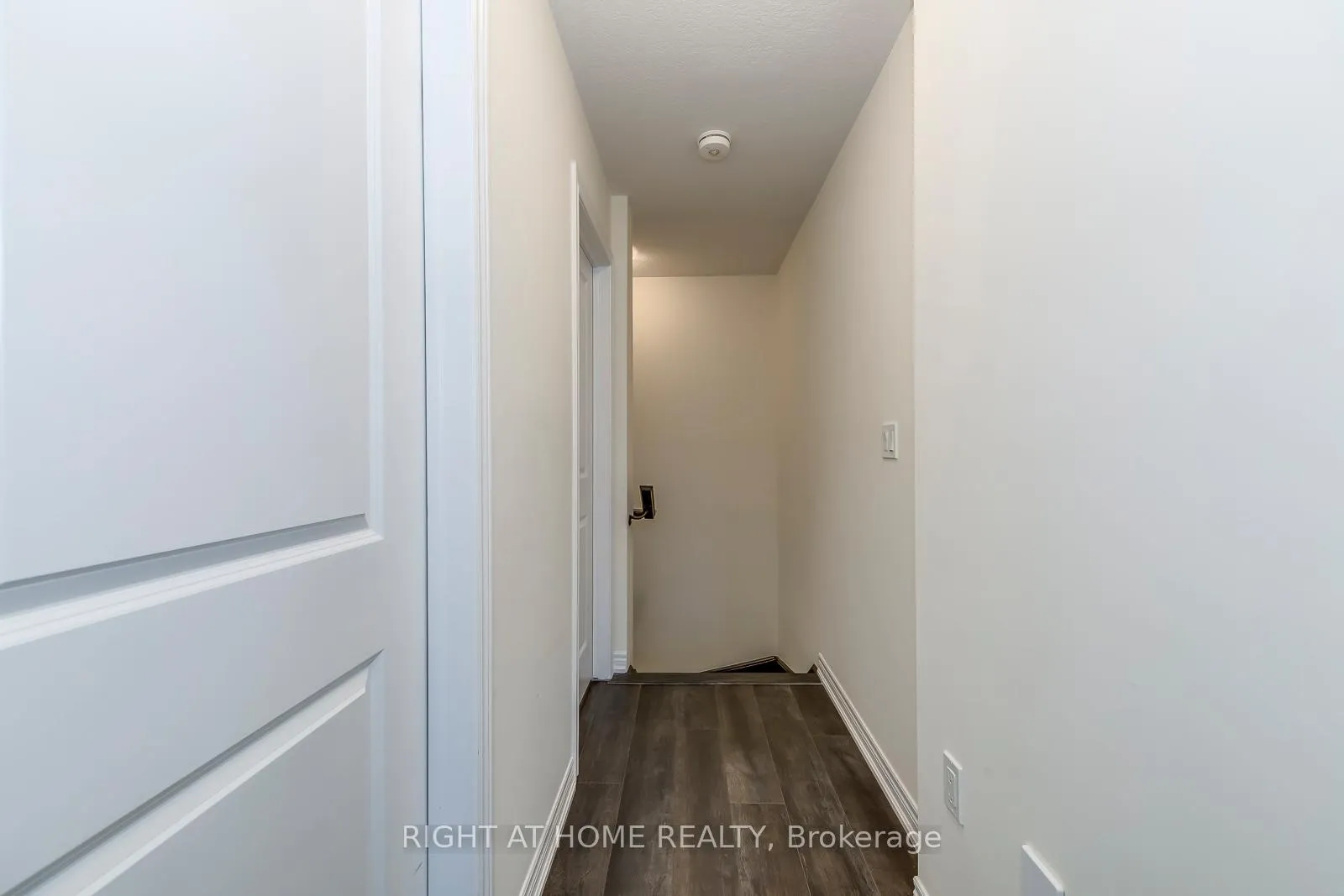 Photo 22 of Unit 27, 40 Zinfandel Drive, Hamilton, Winona — HOMEH
