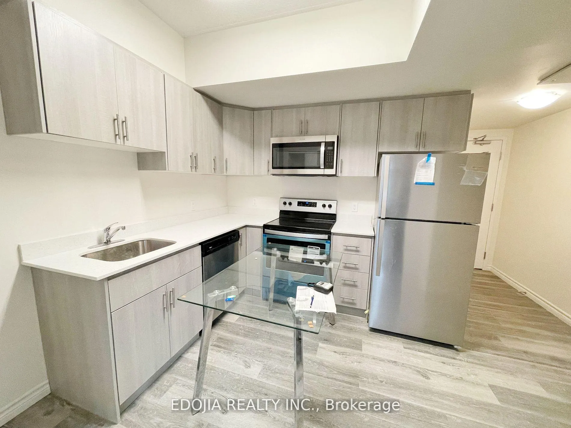 Photo 3 of Unit 608, 246 Lester Street, Waterloo, Beechwood/University — HOMEH