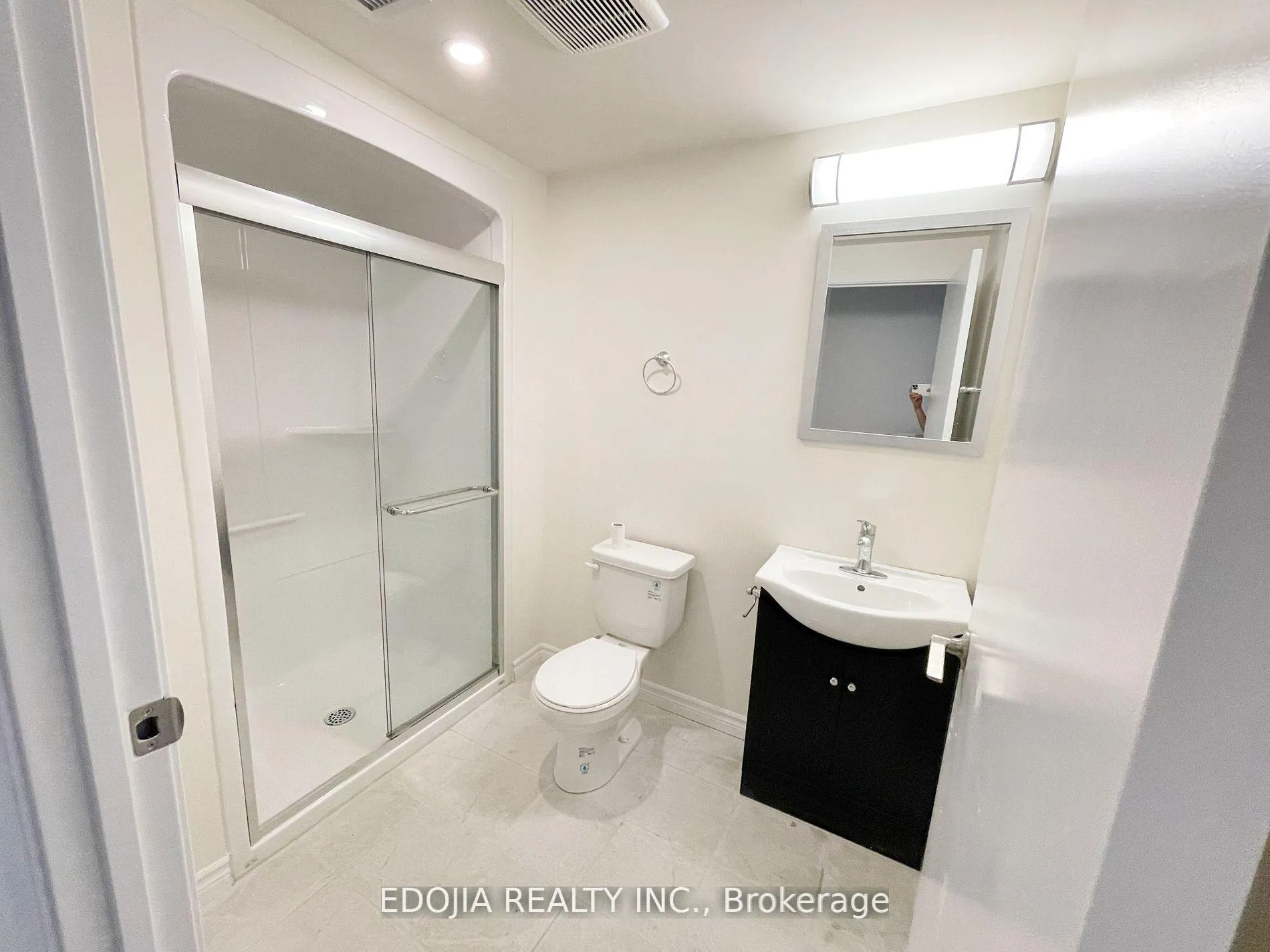 Photo 6 of Unit 608, 246 Lester Street, Waterloo, Beechwood/University — HOMEH
