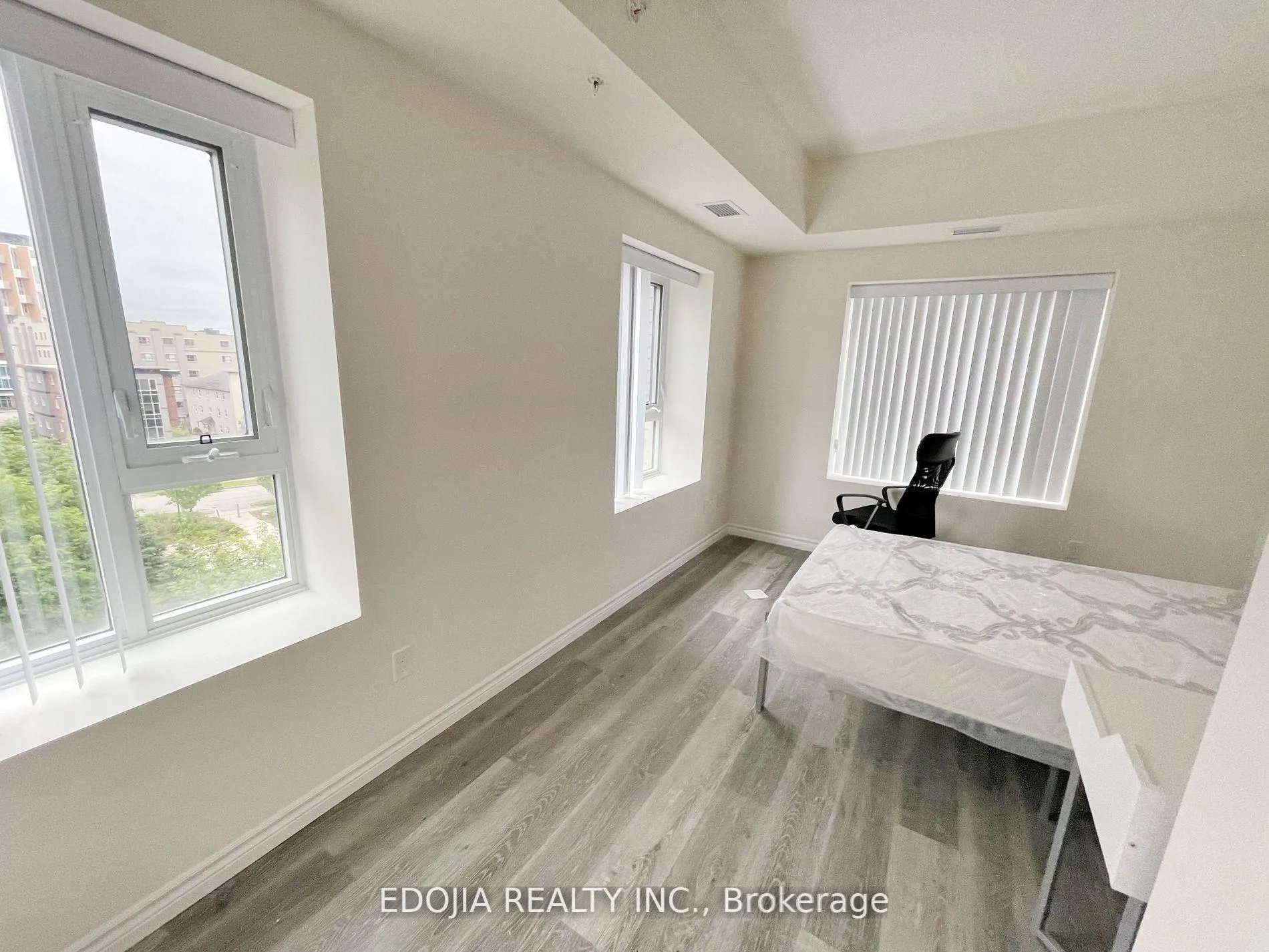 Photo 7 of Unit 608, 246 Lester Street, Waterloo, Beechwood/University — HOMEH