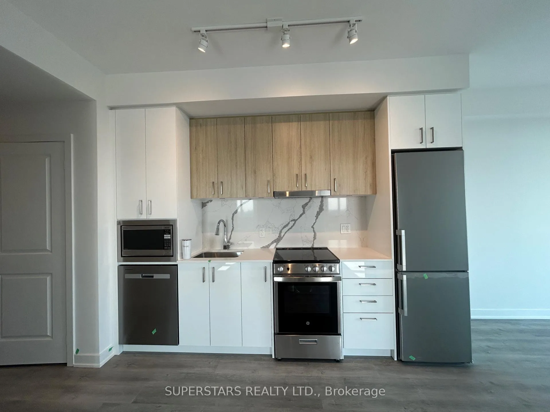 Photo 4 of Unit 1911, 50 Upper mall Way, Vaughan, Brownridge — HOMEH