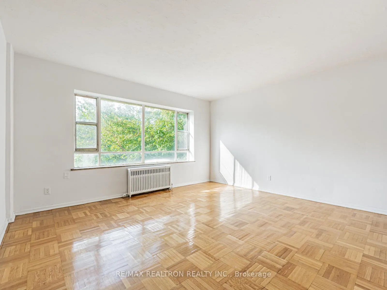Photo 8 of Unit 103, 156 Kingston Road, Toronto, Woodbine Corridor — HOMEH
